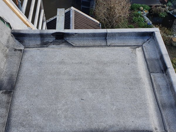 Dakreparatie door een dakdekker in Kampen zorgt ervoor dat je dak weer jaren mee gaat. Dakreparatie door een dakdekker in Kampen zorgt ervoor dat je dak weer jaren mee gaat.