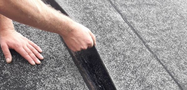 Als dakdekker in Meppel repareren wij eenvoudig kleine beschadigingen op het dak.